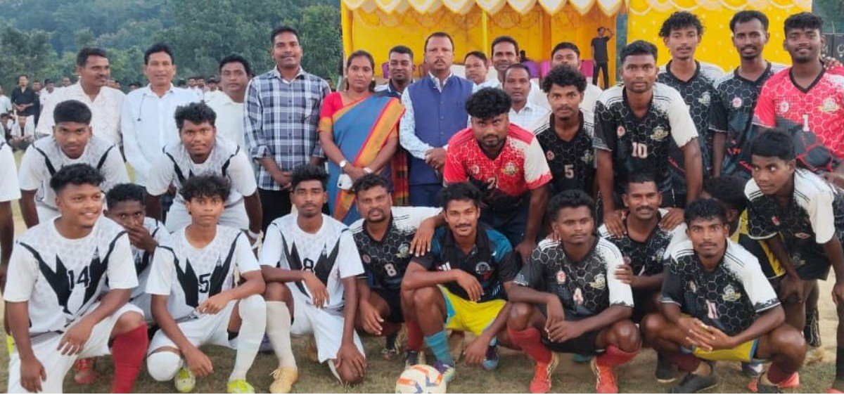 चक्रधरपुर में गुड़ासाई फुटबॉल प्रतियोगिता का समापन, काला पत्थर FC बना चैंपियन