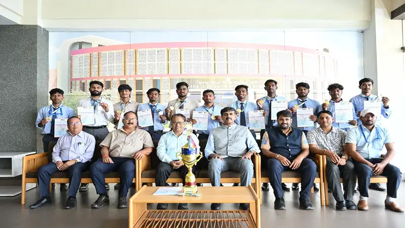 झारखंड राज्य खेल चैंपियनशिप में SBU का शानदार प्रदर्शन, फुटबॉल में जीता खिताब