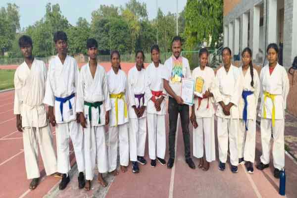 लोहरदगा के कराटे खिलाड़ियों ने राष्ट्रीय यूथ गेम्स में जीते 18 पदक, रचा इतिहास
